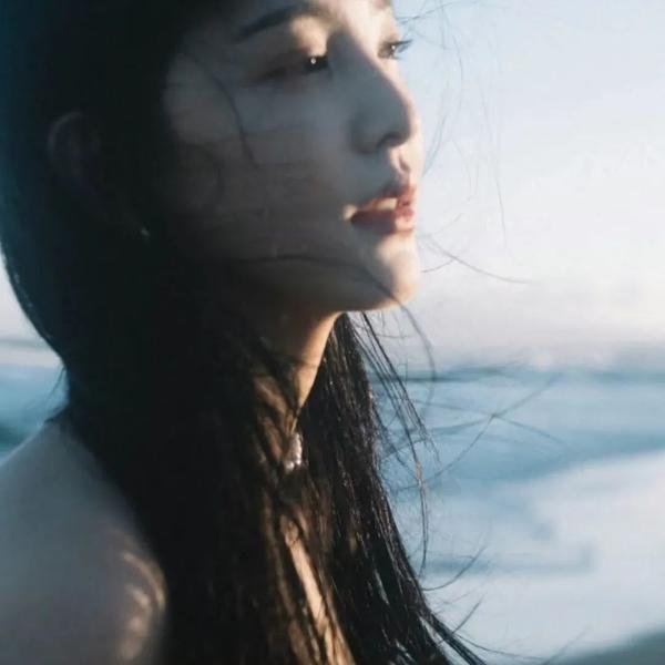 霓裳鬼影